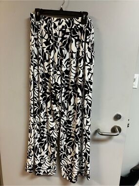Black & White Leaf-Print Wide Leg Pants